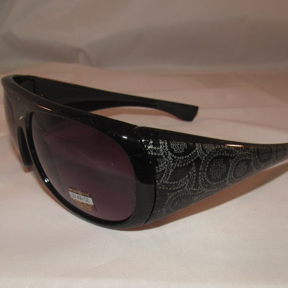 Awesome Black Frame Sunglasses Fancy Temple Arm - Picture 2 of 7